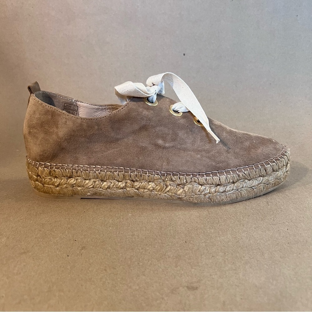 NWOB Eric Michael Womens Espadrilles Platform Heels Tan Suede LaceUp Spain EU 42